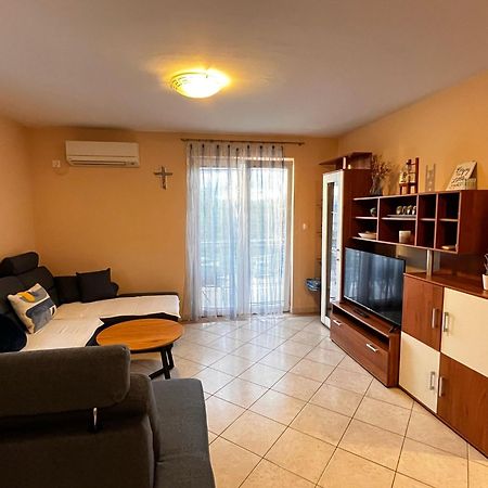 Apartments Jadranka Malinska Luaran gambar